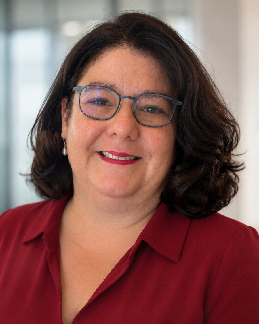 Andrea van der Loos, Strategy and Innovation Consultant